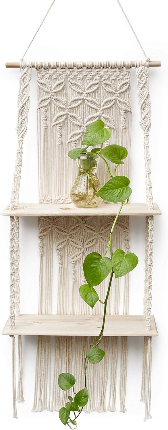 Estantería de pared Afuly de 2 niveles, fabricada en 100% madera natural y cuerda de pino. Dimensiones de la tabla de madera: 40 x 15 cm, altura total de 120 cm. Ideal para chalets, decoración bohemia, y moderna. No requiere ensamblaje y cuenta con un diseño ajustable para mayor estabilidad. Producto hecho a mano. Servicio al cliente garantizado para devoluciones.