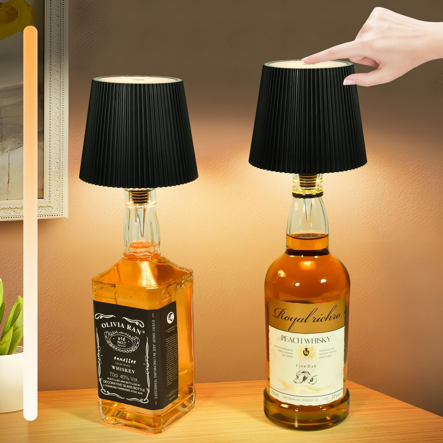 Lámpara LED inalámbrica para botellas TechKen (paquete de 2), lámpara de mesa táctil regulable IP54, 5200 mAh, para uso en interiores y exteriores en restaurantes y bares.