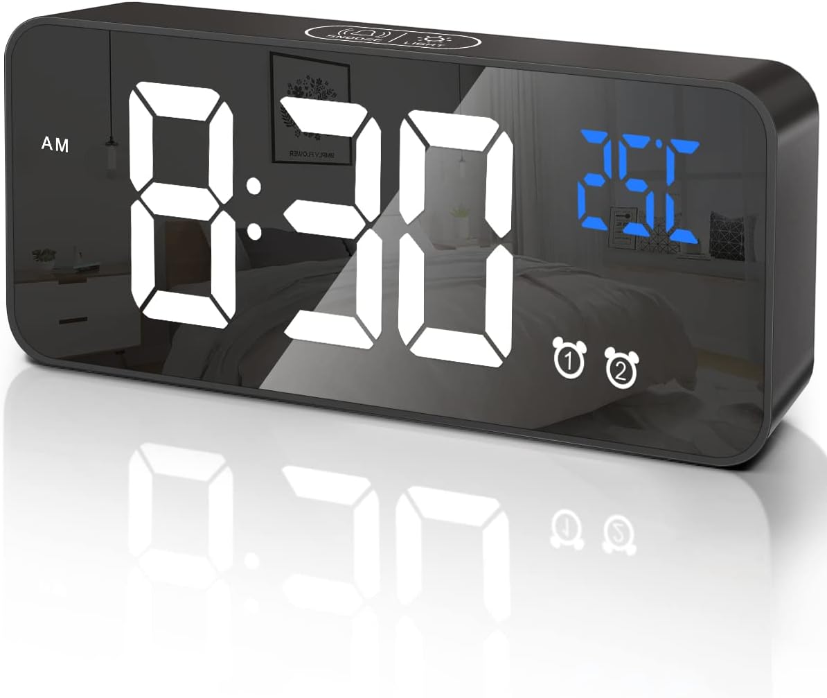 Despertador digital, espejo portátil, despertador de viaje recargable por USB, función de repetición, despertador doble, 13 tonos de timbre, 12/24 horas, 4 modos de brillo y volumen ajustable.