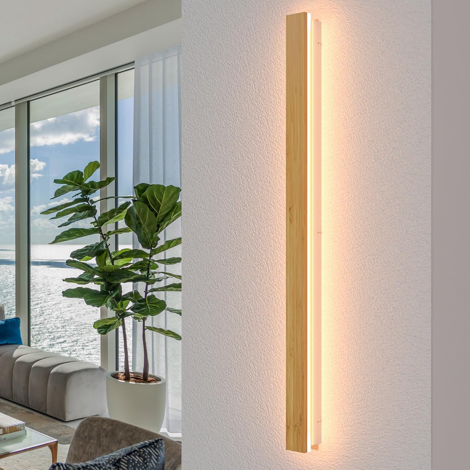Aplique LED de madera de bambú con longitudes de 60cm a 115cm y potencias de 21W a 41W. Voltaje 220-240V, temperatura de color ajustable de 3000K a 6000K. Cuenta con control remoto para atenuación continua y un índice de reproducción cromática>90. Certificación CE.