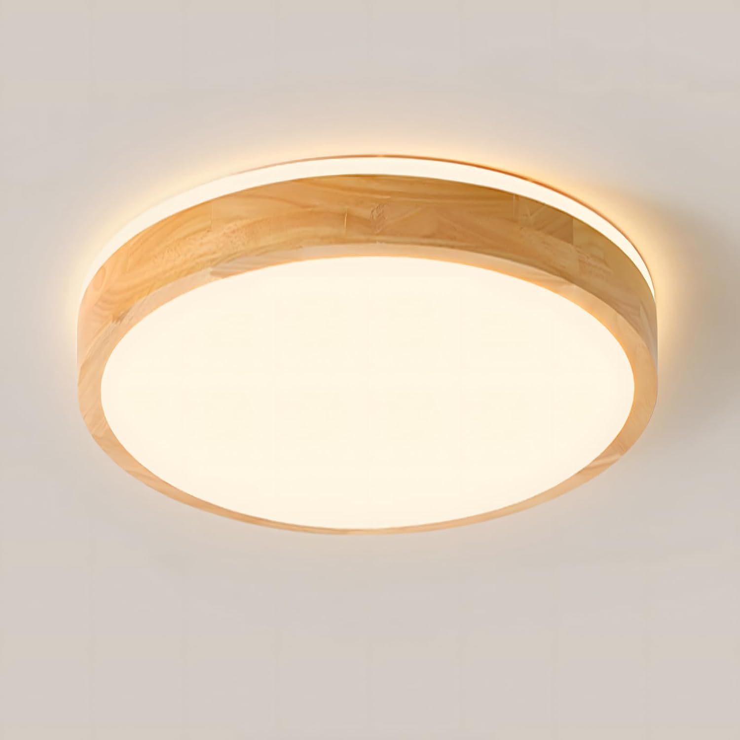 Lámpara de techo LED de 18W y 1600 lm, con temperatura de color de 3000K. Diseño de madera de roble y metal, pantalla acrílica. Dimensiones: Ø30cm, altura 5,5cm. No regulable, compatible con voltaje U