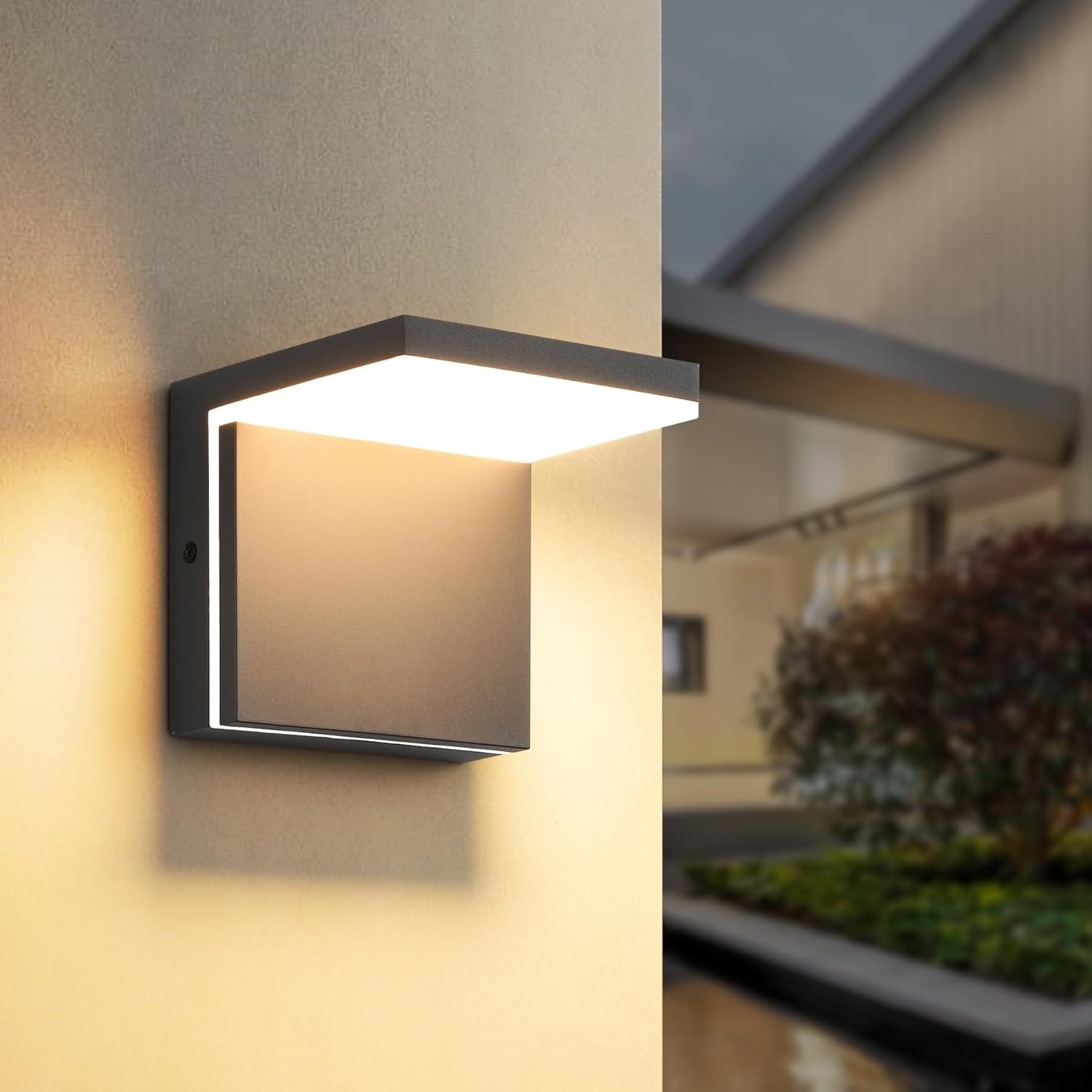 Potencia: 12W, Lúmenes: 1100, Temperatura de color: 3000K (Blanco cálido), Color: Gris oscuro, Material: Aluminio, Índice de reproducción de color: 80, Voltaje: 230V 50HZ, Dimensiones: 14 x 14 x 14 cm