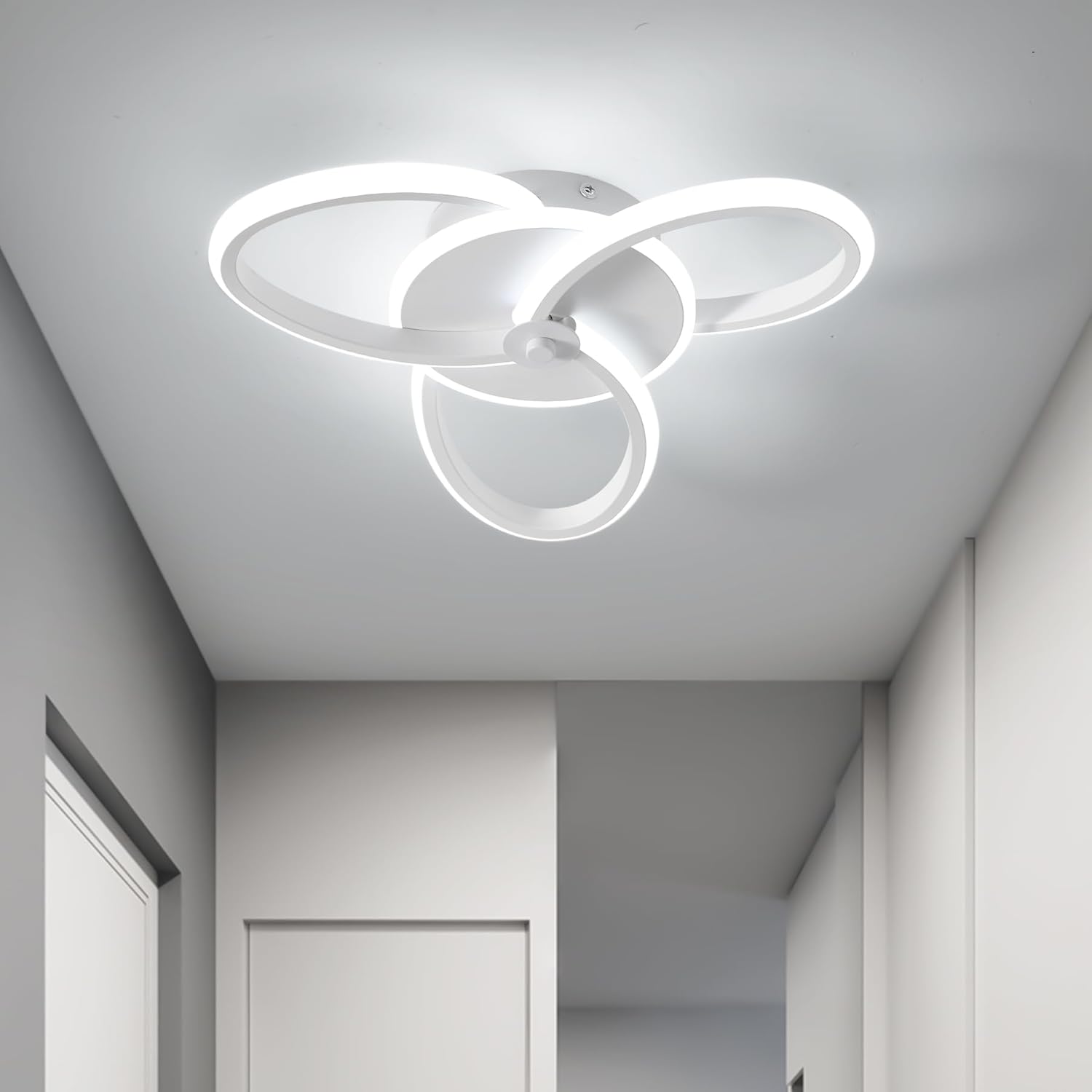 Estilo: Lámpara de techo LED moderna. Potencia: 22W. Lúmenes: 2200LM. Color del cuerpo: Blanco. Rango de iluminación: 5-15 m². Color de luz: Blanco frío (6000K). Material: Pantalla de silicona suave y
