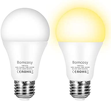 Bomcosy Bombilla con Sensor Crepuscular, Bombillas E27 LED Sensor, 12W Equivalente a 100W, Blanco frío 6000K, Amanecer hasta el Atardecer Encendido/Apagado Automático, Para Camino, Jardín 2 piezas [Clase de eficiencia energética A+]