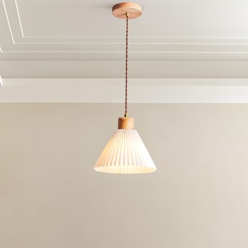 Lámpara colgante de techo en madera con pantalla de tela. Soporte E27 compatible con bombillas incandescentes, LED o CFL. Dimensiones: diámetro de la pantalla 24 cm, altura 15 cm, diámetro de la base 