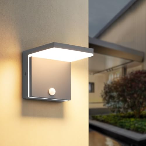 Lámpara de pared LED 12W con sensor de movimiento, IP65 resistente al agua y al polvo. Fabricada en aluminio, cuenta con un diseño de cortocircuito integrado. Lúmenes: 1260, temperatura de color: 3000
